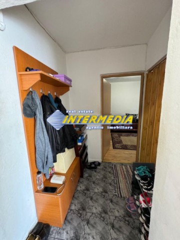 vanzare-apartament-3-camere-cu-balcon-centrala-si-termopane-cetate-zona-bulevard-3