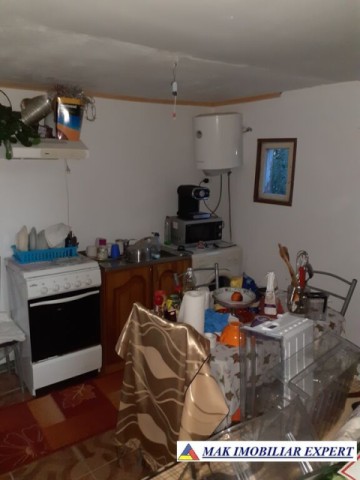 casa-2-camere-cu-teren-779-mp-de-vanzare-pe-calea-pietroasa-campulung-muscel-arges-3