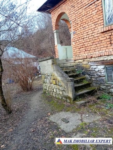 casa-de-vacanta-4-camere-teren-1800-mp-de-vanzare-in-bradulet-arges-38