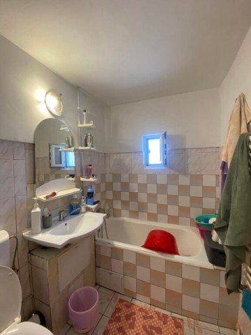 apartament-2-camere-zona-imparat-traian-suprafata-de-54-mp-48000-euro-neg-2