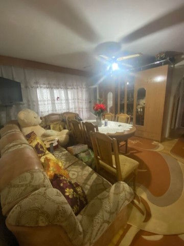 apartament-2-camere-semidecomandat-51-mp-utili-zona-imparat-traian-53000-euro-1