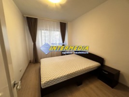 inchiriere-apartament-m-uri-cu-3-camere-2-balcoane-cetate-parc-vedere-panoramica-mobilat-complet-1