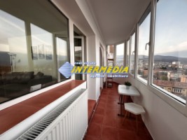 inchiriere-apartament-m-uri-cu-3-camere-2-balcoane-cetate-parc-vedere-panoramica-mobilat-complet-5