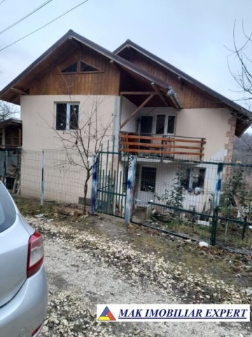 de-vanzare-vila-6-camere-teren-1300-mp-cretisoara-campulung-muscel-arges-1