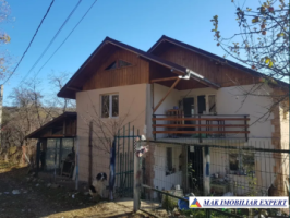 de-vanzare-vila-6-camere-teren-1300-mp-cretisoara-campulung-muscel-arges