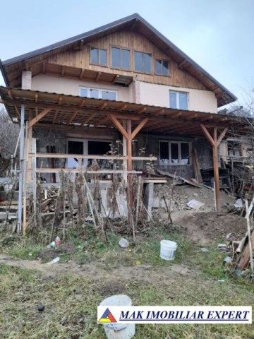 de-vanzare-vila-6-camere-teren-1300-mp-cretisoara-campulung-muscel-arges-2