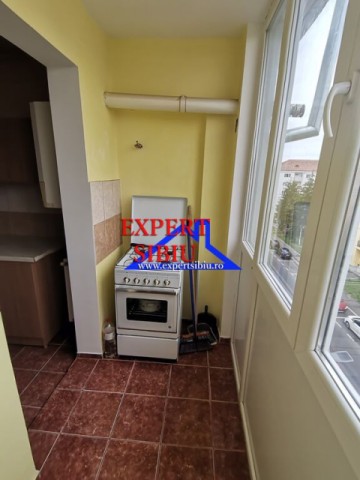 inchiriez-apartament-2-camere-decomandat-zona-strand-6