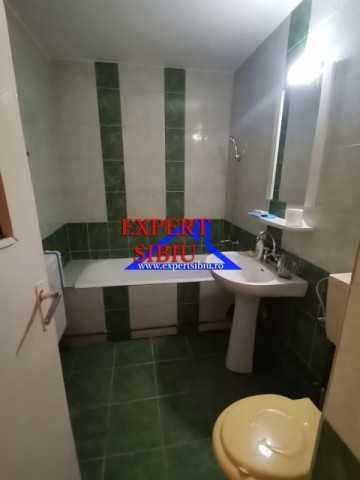 inchiriez-apartament-2-camere-decomandat-zona-strand-7