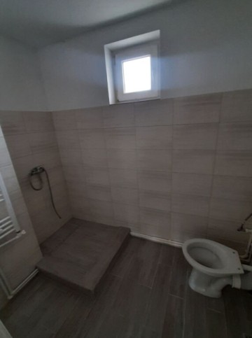 apartament-3-camere-la-vila-etaj-1-renovat-5