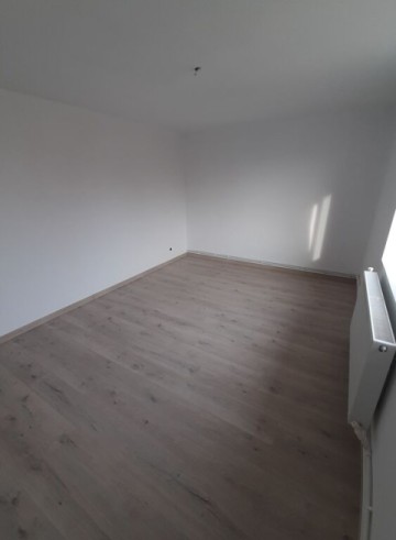 apartament-3-camere-la-vila-etaj-1-renovat-6