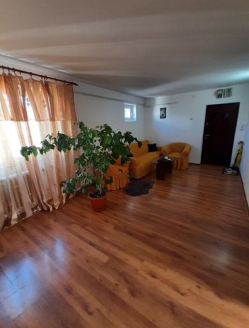 apartament-3-camere-zona-bulevard-in-spate-la-pasapoarte-5
