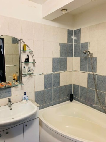 de-vanzare-spatiu-comercial-cu-preluare-afacere-apartament-3-camere-130000-euro-negociabil-6