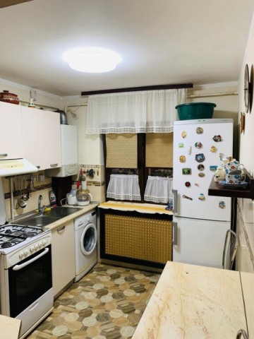 de-vanzare-spatiu-comercial-cu-preluare-afacere-apartament-3-camere-130000-euro-negociabil-5
