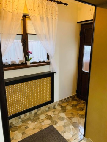 de-vanzare-spatiu-comercial-cu-preluare-afacere-apartament-3-camere-130000-euro-negociabil-7