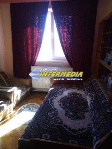 apartament-2-camere-de-vanzare-in-cetate-bloc-de-caramida-10