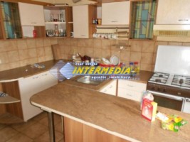 casa-de-inchiriat-cu-5-camere-in-alba-iulia-mobilata-si-utilata-in-centru-4