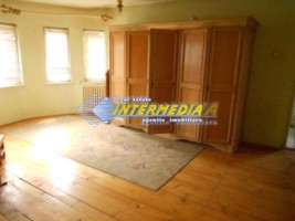 casa-de-inchiriat-cu-5-camere-in-alba-iulia-mobilata-si-utilata-in-centru-8