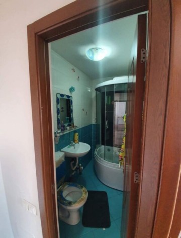 de-vanzare-apartament-cu-4-camere-decomandat-zona-piata-mare-3