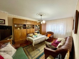 de-vanzare-apartament-cu-3-camere-decomandat-zona-piata-mare