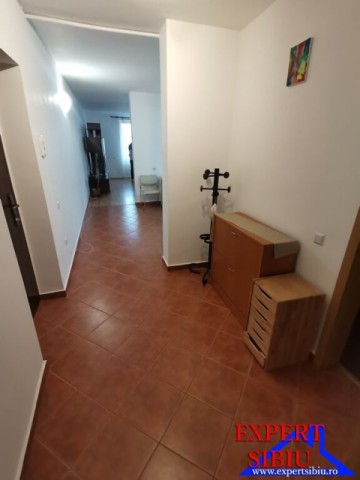 inchiriez-apartament-2-camere-decomandat-renovatzona-strand-6