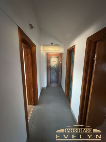 apartament-2-camere-la-mansarda-zona-piata-mare-ion-pilat-pret-40000-euro-4