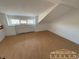 apartament-2-camere-la-mansarda-zona-piata-mare-ion-pilat-pret-40000-euro-2