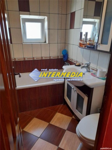 apartament-3-camere-decomandat-de-vanzare-in-alba-iulia-cartier-ampoi-2-12