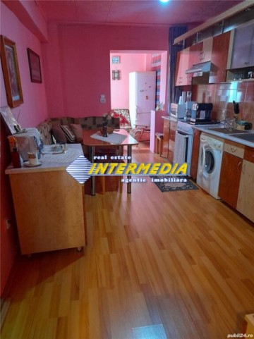 apartament-3-camere-decomandat-de-vanzare-in-alba-iulia-cartier-ampoi-2-9