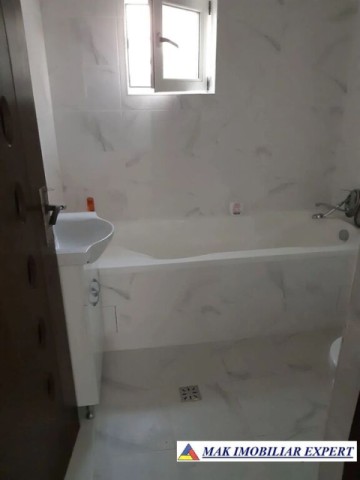 vila-cu-5-camere-cu-teren-de-400-mp-titesti-arges-10