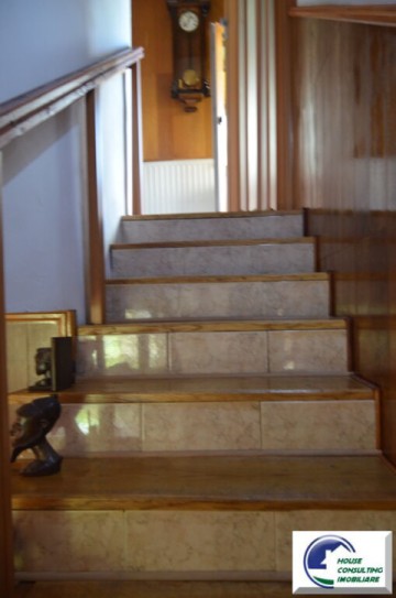 vila-deosebita-situata-in-bustenizamora-11
