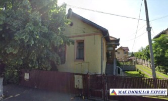 casa-cu-4-camere-si-teren-de-150-mp-centru-campulung-muscel-arges-1