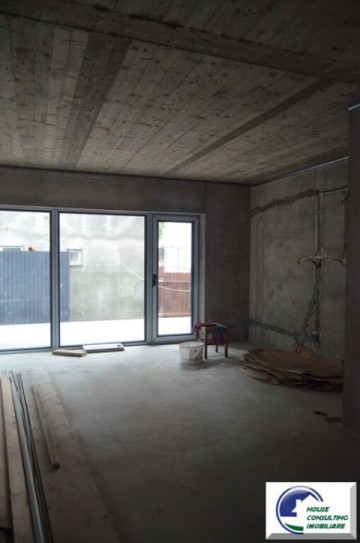 apartament-deosebit-cu-trei-camere-cu-terasa-situat-in-busteni-3