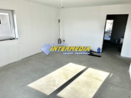 casa-noua-de-vanzare-in-alba-iulia-parter-si-etaj-cu-6-camere-la-gri-sau-finisata-complet-2