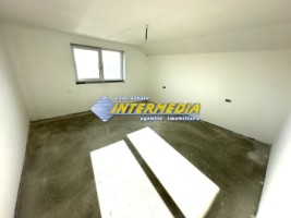 casa-noua-de-vanzare-in-alba-iulia-parter-si-etaj-cu-6-camere-la-gri-sau-finisata-complet-1
