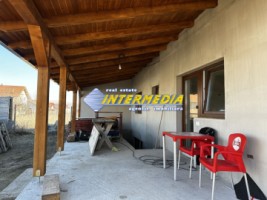 casa-noua-de-vanzare-in-alba-iulia-parter-si-etaj-cu-6-camere-la-gri-sau-finisata-complet-9