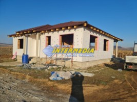 casa-pe-un-nivel-finisata-cu-4-camere-terasa-20-mp-teren-500-mp-si-toate-utilitatiile-la-cheie-2