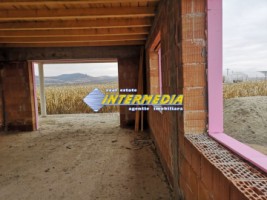 casa-pe-un-nivel-finisata-cu-4-camere-terasa-20-mp-teren-500-mp-si-toate-utilitatiile-la-cheie-11
