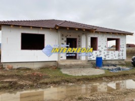 casa-pe-un-nivel-finisata-cu-4-camere-terasa-20-mp-teren-500-mp-si-toate-utilitatiile-la-cheie-7