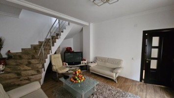 republicii-zbrezeanu-casa-pm-5cam-2bai-ter-210mp-170000-euro