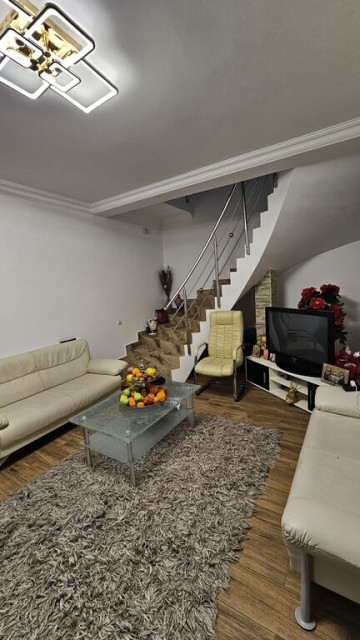 republicii-zbrezeanu-casa-pm-5cam-2bai-ter-210mp-170000-euro-18