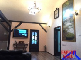 inchiriez-apartament-3-camere-decomandat-de-lux-zona-centrala-1