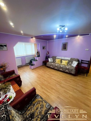apartament-2-camere-etaj-1-zona-scoala-nr11-pret-72000-euro-negociabil-1