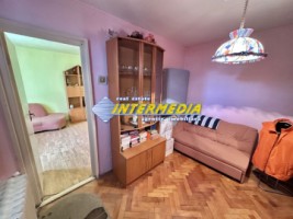 apartament-cu-2-camere-cetate-bulevard-de-vanzare-9
