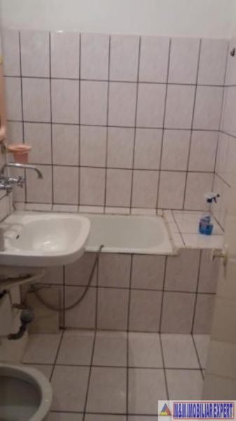 ocupat-ian-2026-garsoniera-confort-1-de-inchiriat-etaj-24-in-campulung-4