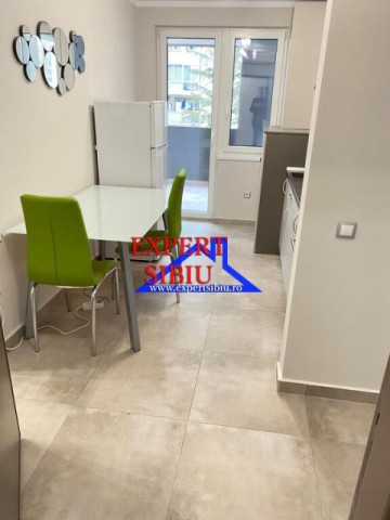 inchiriez-ap1-camerea-cu-terasa15-mprecent-renovatzona-mihai-viteazul-4