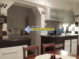 apartament-4-camere-de-inchiriat-alba-iulia-centru-cu-scara-interioara