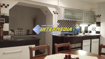 apartament-4-camere-de-inchiriat-alba-iulia-centru-cu-scara-interioara-3