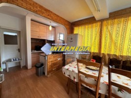 casa-de-inchiriat-cu-6-incaperi-in-alba-iulia-cetate-mobilata-pretabila-pentru-muncitori-1