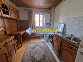 apartament-3-camere-70-mp-cetate-mercur-etaj-1-cetate-finisat-1