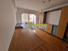 apartament-3-camere-70-mp-cetate-mercur-etaj-1-cetate-finisat-9
